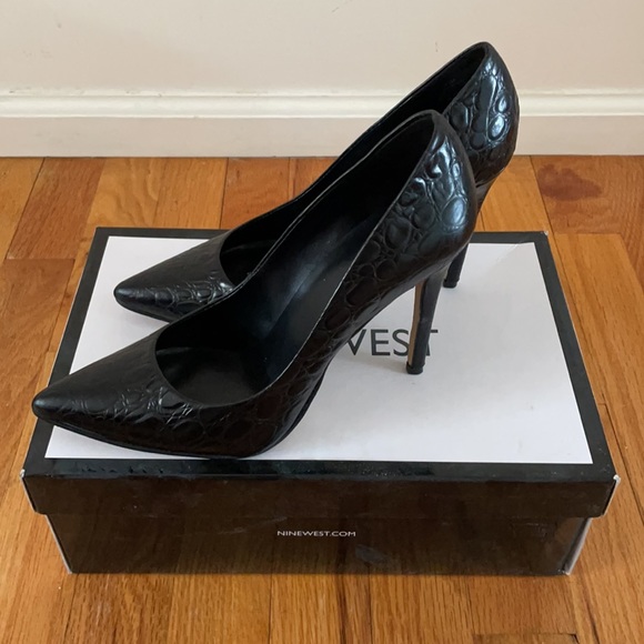 Black Nine West pointy toe heel size 7.5 - Picture 3 of 7
